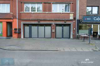 Ontdek dit instapklare handelspand van 175 m², strategisch gelegen nabij het Tordpark.Dankzij de grote etalage geniet je hier van maximale...
