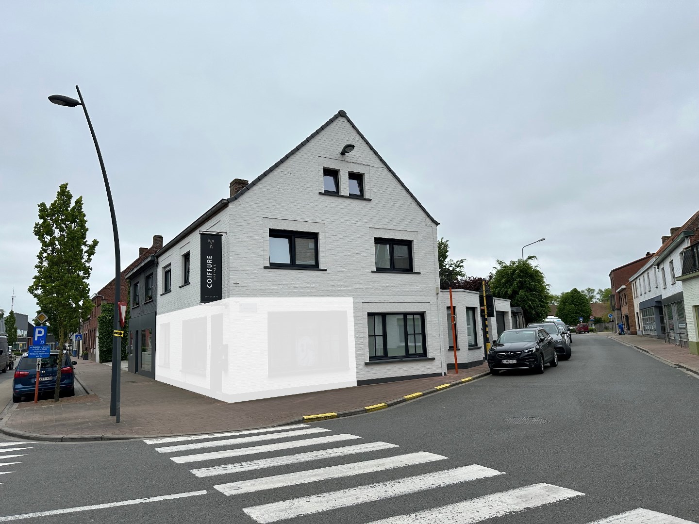 Verrassend ruime woning met 3 ruime slaapkamers en garage - foto 1