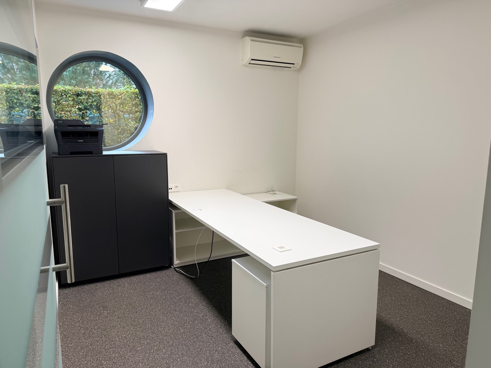 Commercial à louer à Beveren-Kruibeke-Zwijndrecht - photo 3