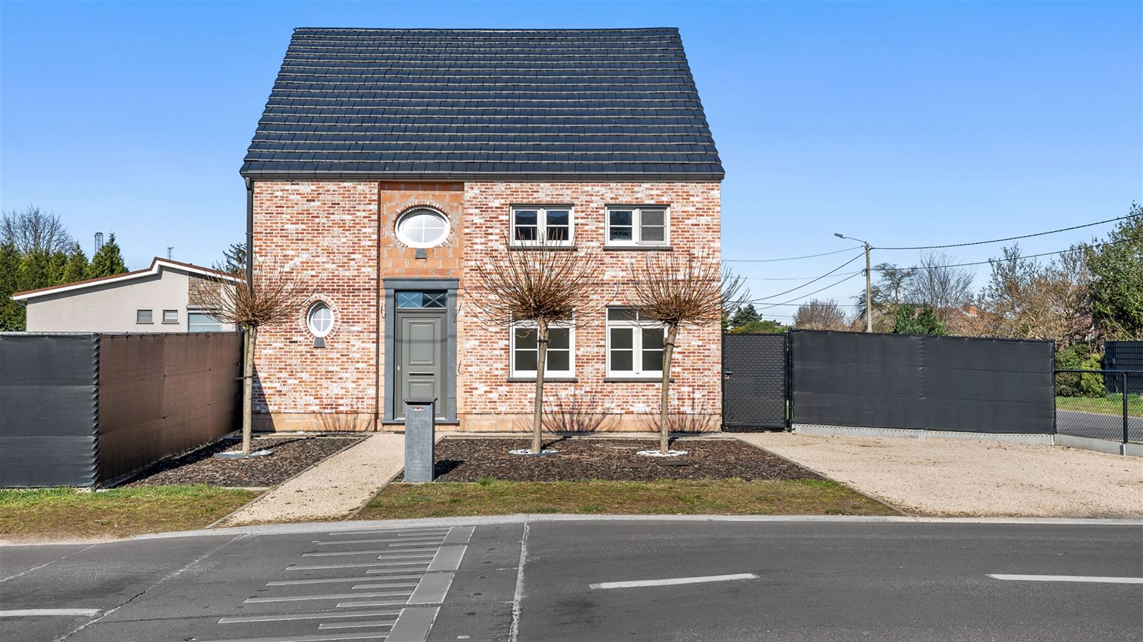 TE KOOP: Kwalitatief afgewerkte woning te Heusden-Zolder! - foto 2