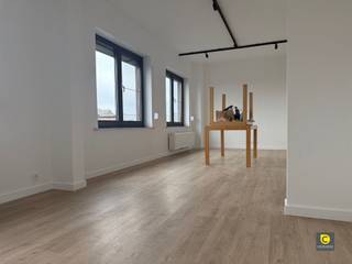 GERENOVEERD  APPARTEMENT IN NIELDit aantrekkelijke appartement van 84 m² (volgens EPC-attest), gelegen in het levendige Niel, biedt een perfecte...