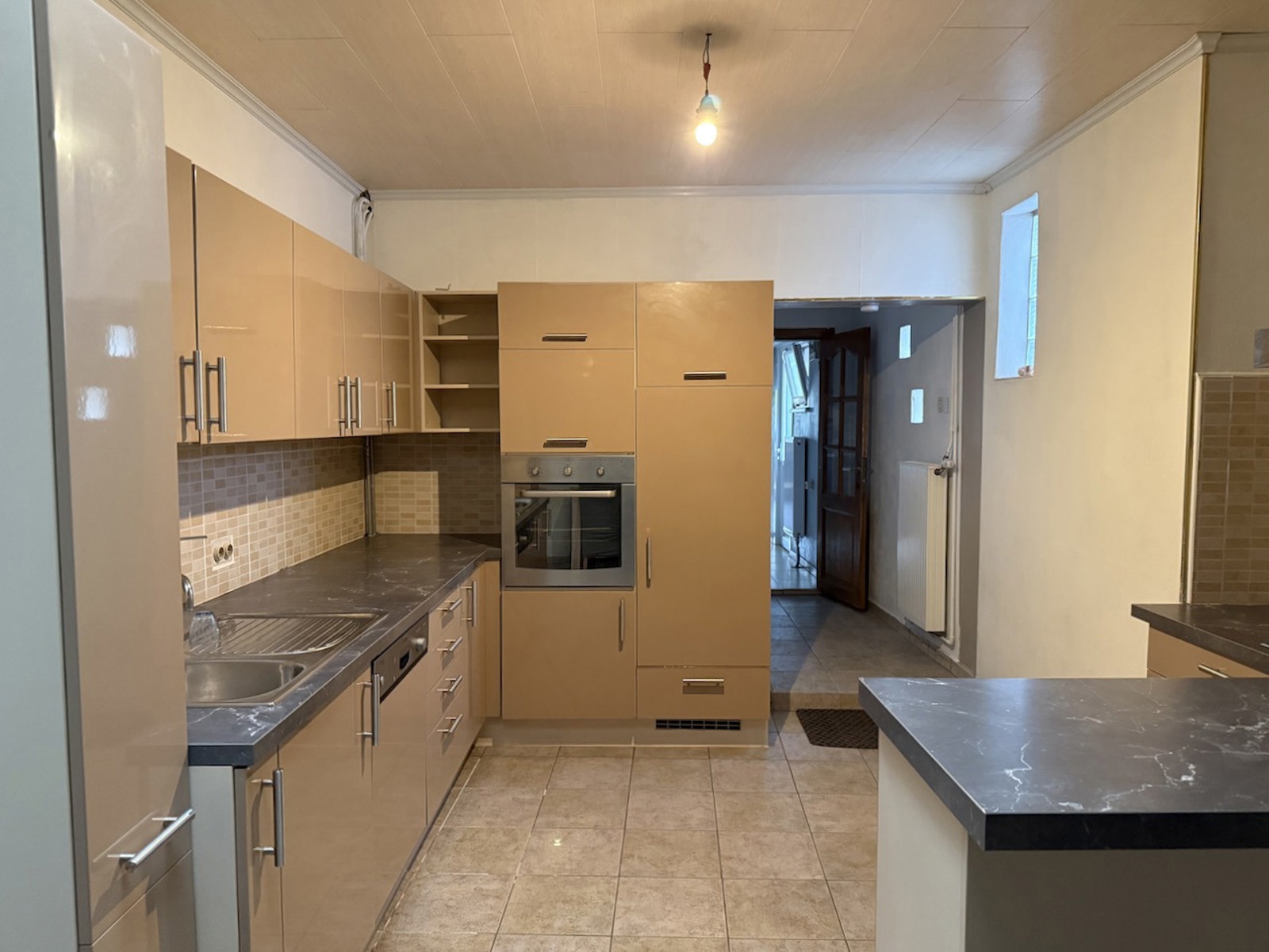 Gezellige gezinswoning met 3 slaapkamers en tuin - foto 4