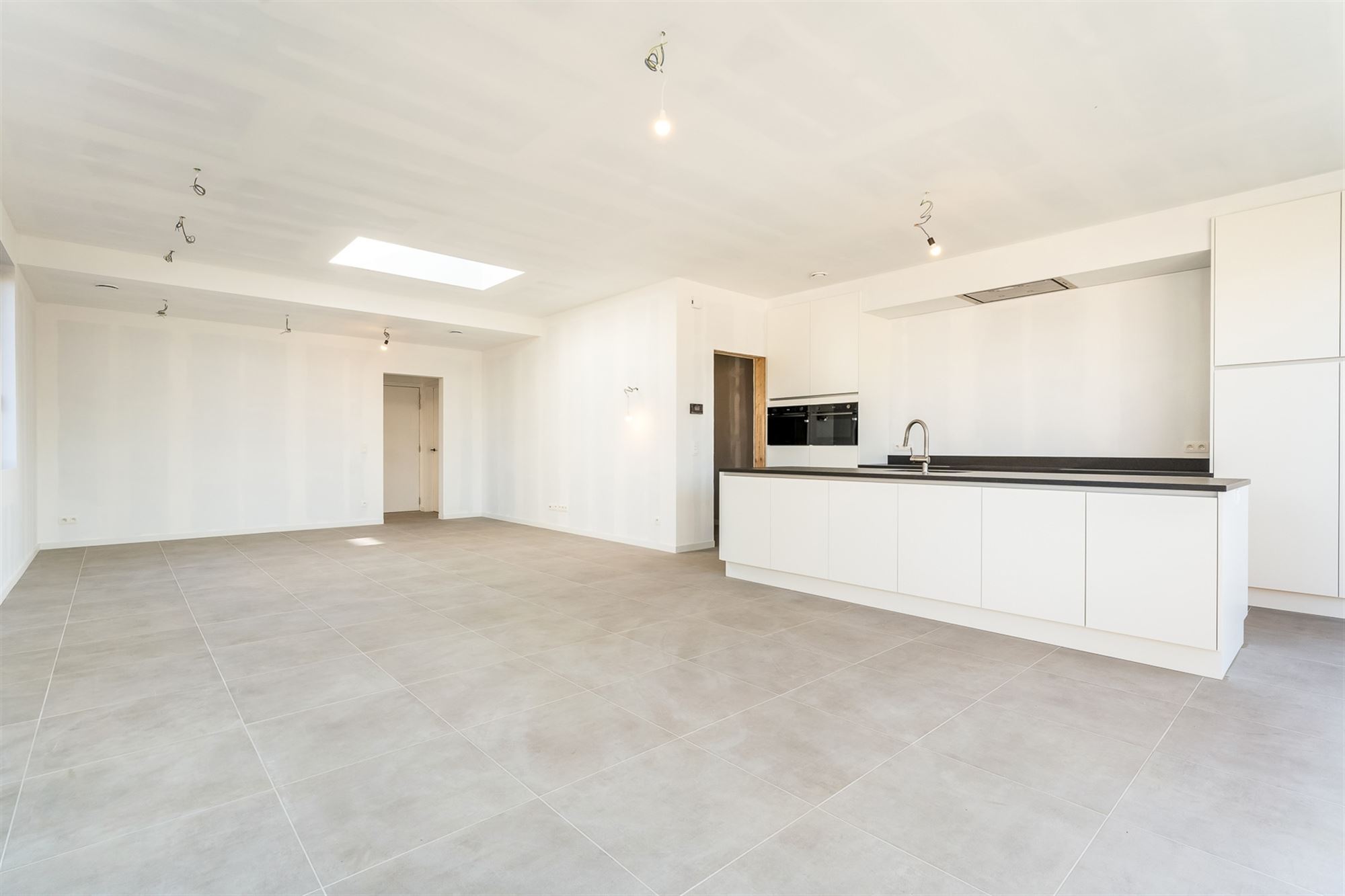 ZEER RUIME, HOOGKWALITATIEVE NIEUWBOUWWONING! - foto 4