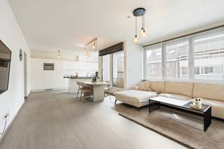 Bent u op zoek naar een gerenoveerd appartement met staanplaats en berging of een interessante investering? Lees dan zeker verder!Dit appartement is...