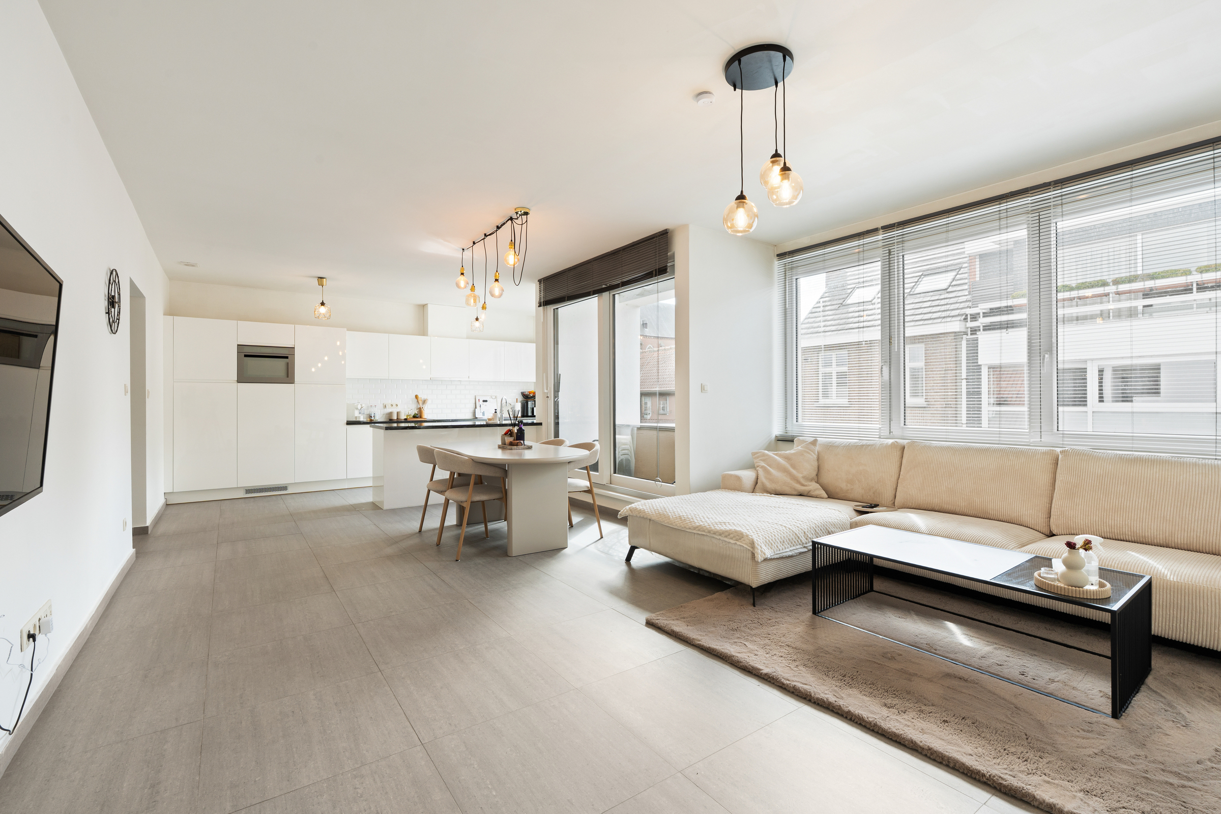 Gerenoveerd appartement met staanplaats en berging - foto 3