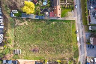 Beautiful plot of land for sale located at Mandelstraat 15 in Roeselare, with a total area of no less than 4,500 m².This plot offers various...