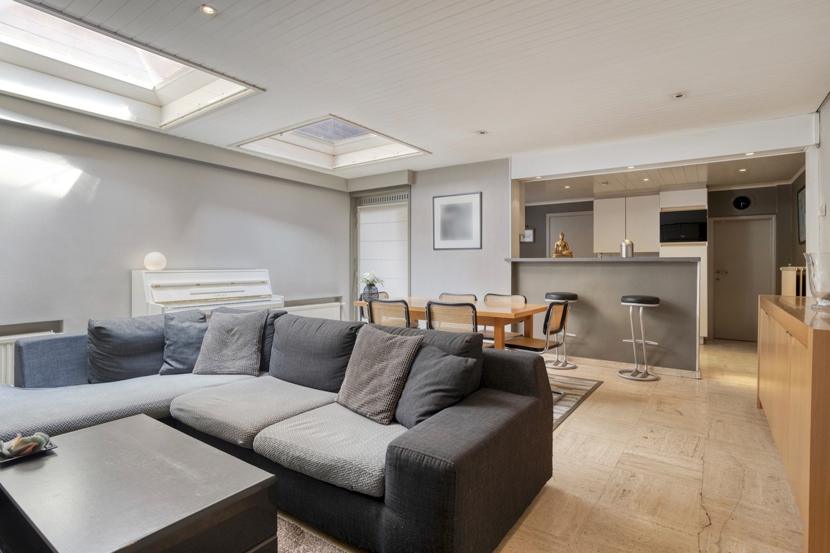 verrassend ruim en veelzijdig pand op toplocatie in Knesselare - foto 4