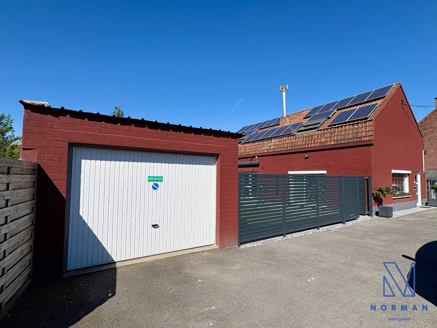 Ruime woning te koop in een doodlopende straat te Hulste – uiterst rustig gelegen met 4 slaapkamers en losstaande garage! - foto 4