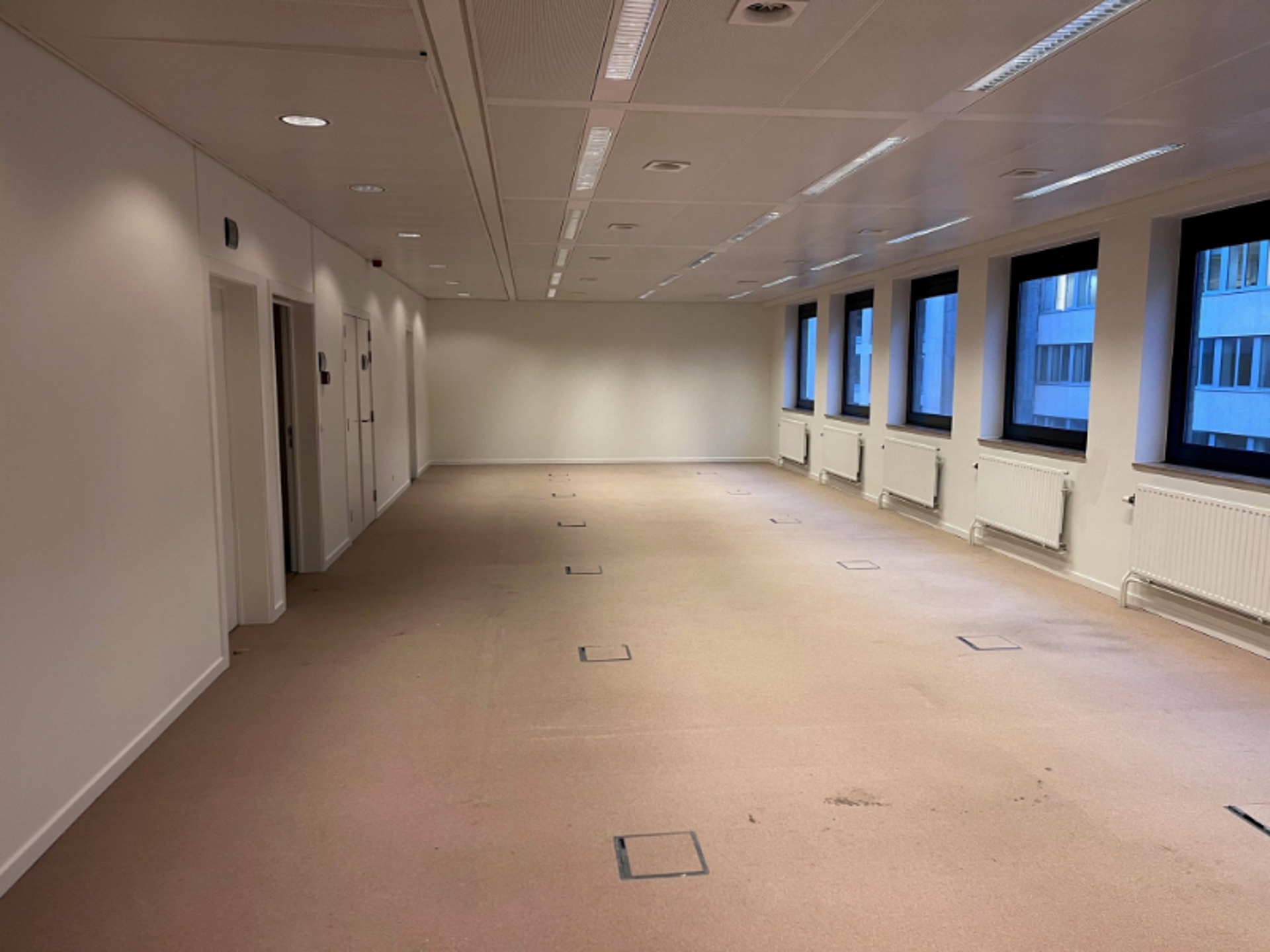 Commercial à louer à Bruxelles - photo 4