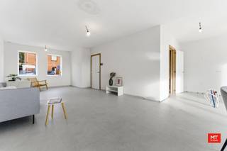 In de dorpskern van Beselare en op wandelafstand van alle faciliteiten (bakkerij, beenhouwerij, lagere school, ...) treffen we...