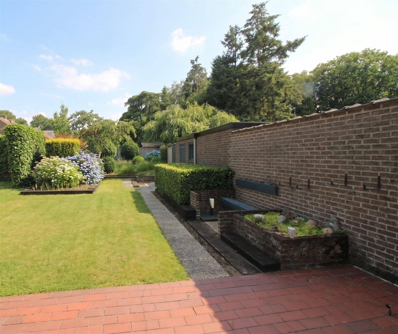 Te renoveren woning met tuin, garage en oprit te Schorvoort - foto 4