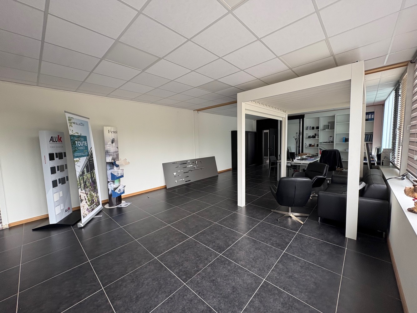 Commercial for rent in Waremme - photo 2