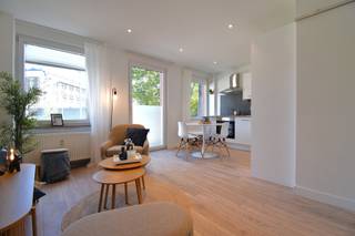 <span>We Invest and Lucas are pleased to offer for sale this fully renovated one-bedroom apartment, located in a small building of only 4 apartments in Liège, just 2 minutes from Place Saint-Lambert. It has never been lived in: it is just waiting for you! The building and its common areas have also been fully renovated, with great care and to the highest standards. Every detail has been designed to offer optimal comfort and controlled service charges. The apartment comprises a bright living room with a fully equipped kitchen (oven, hob, extractor hood, dishwasher and fridge-freezer), a bedroom and a bathroom with shower, toilet and washbasin. On the technical side, the property benefits from a new gas boiler and a water softener. Consumption is individually metered thanks to a water sub-meter and a heat meter for the heating: everyone only pays for what they use. On the half-landing of the first floor, a shared laundry room allows each occupant to install their washing machine and dryer. The building complies with fire safety standards, and the EPC rating is C. Ideal for a first purchase as well as a rental investment, this turnkey property requires no work at all. For more information or to arrange a viewing, please contact Lucas on 0479/76.60.97</span>