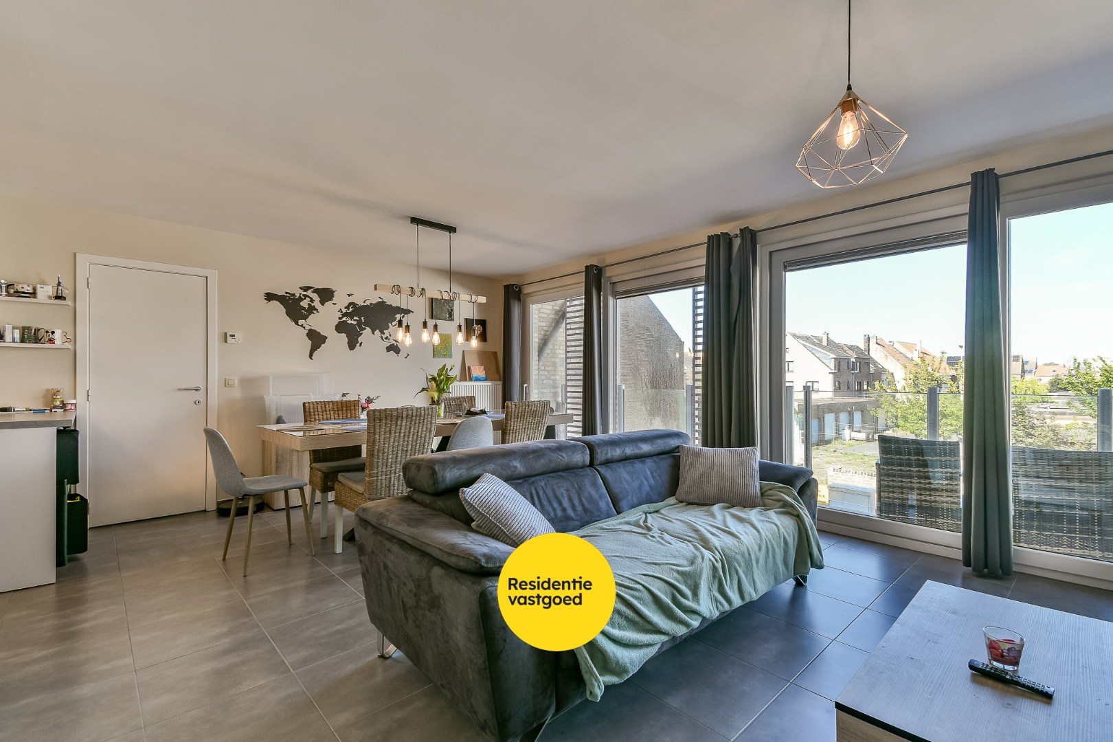 Instapklaar en lichtrijk 2-slaapkamerappartement in Bredene - foto 2