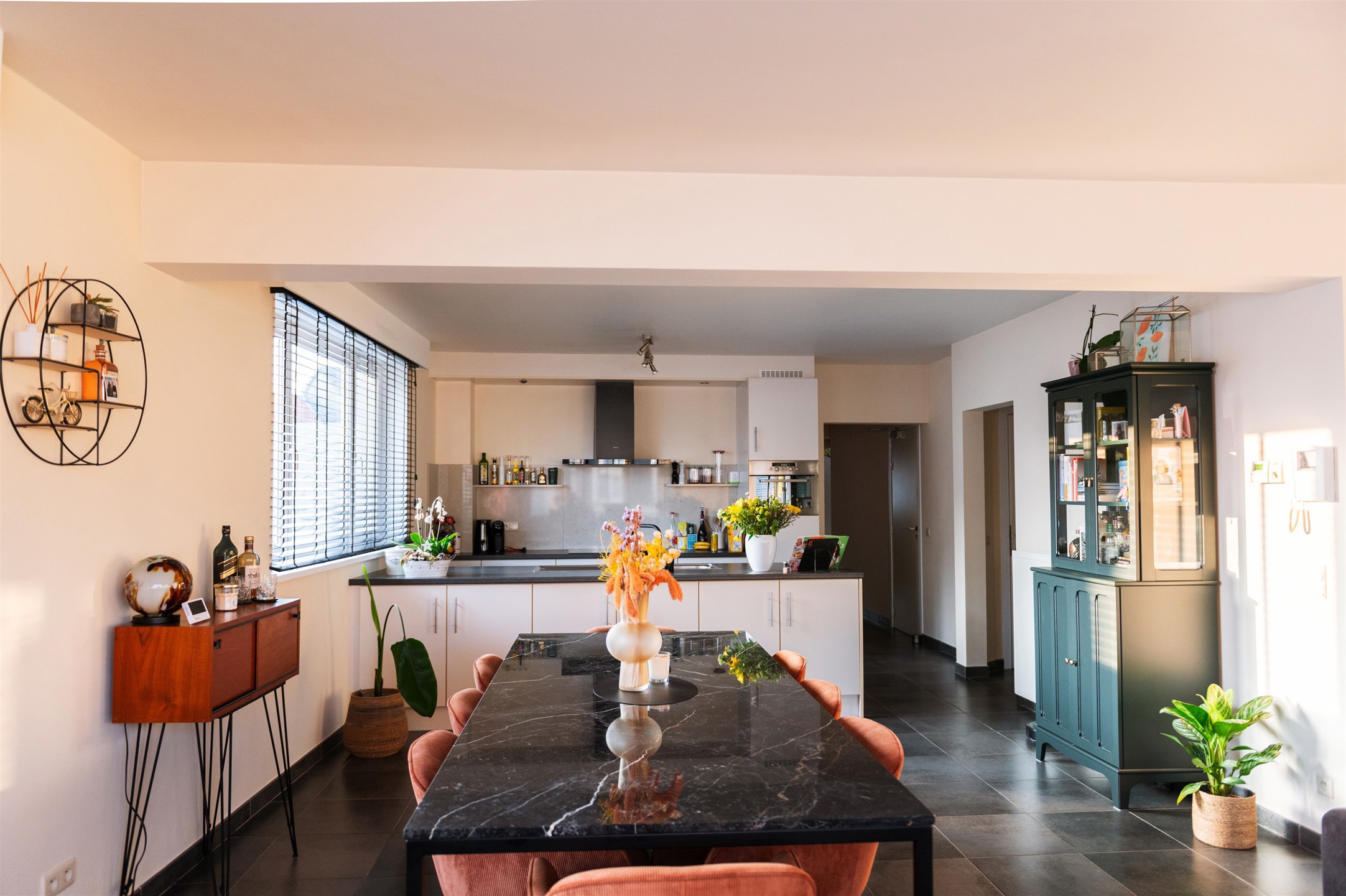 Ruim 2-slaapkamer appartement met terras te Turnhout. - foto 5