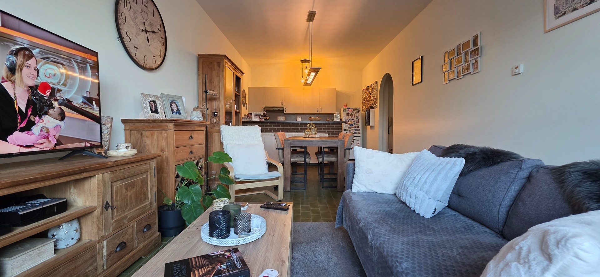 Gerenoveerd gelijkvloers 2-slaapkamerappartement met gezellig terras - foto 3