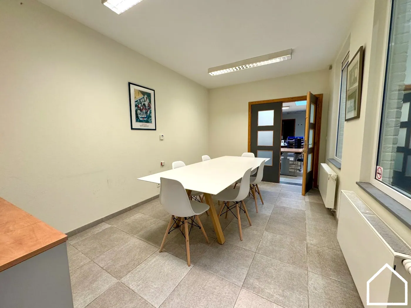 RUIM KANTOOR MET DIVERSE BURELEN + MOGELIJKHEID TOT WOONST - foto 5