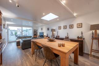 Centraal gelegen woning met alle comfort en volledig geïsoleerd in Blankenberge (Uitkerke) met 3 slaapkamers, inpandige garage en...