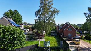 <p>Bouwgrond (412m2) voor een half open bebouwing tussen Ranst en Wommelgem.</p>
<p><strong>Bouwvoorschriften:</strong><br /><br />- Breedte perceel straatzijde: ca. 8,09m;<br />- Diepte perceel: ca. 52m;<br />- Bouwdiepte gelijkvloers: max. 17m;<br />- Bouwdiepte eerste verdieping: max. 13m;<br />- Voorgevelbreedte: ca. 4,72m;<br />- Kroonlijsthoogte: max 6,50m;<br /><br /><br />Contacteer LISTINGS voor meer informatie.</p>