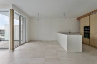 Dit instapklaar duplexappartement met 3 slaapkamers is gelegen in de nieuwbouwresidentie Hélène-Charlotte , centraal tussen Nieuwpoort-Bad -en...