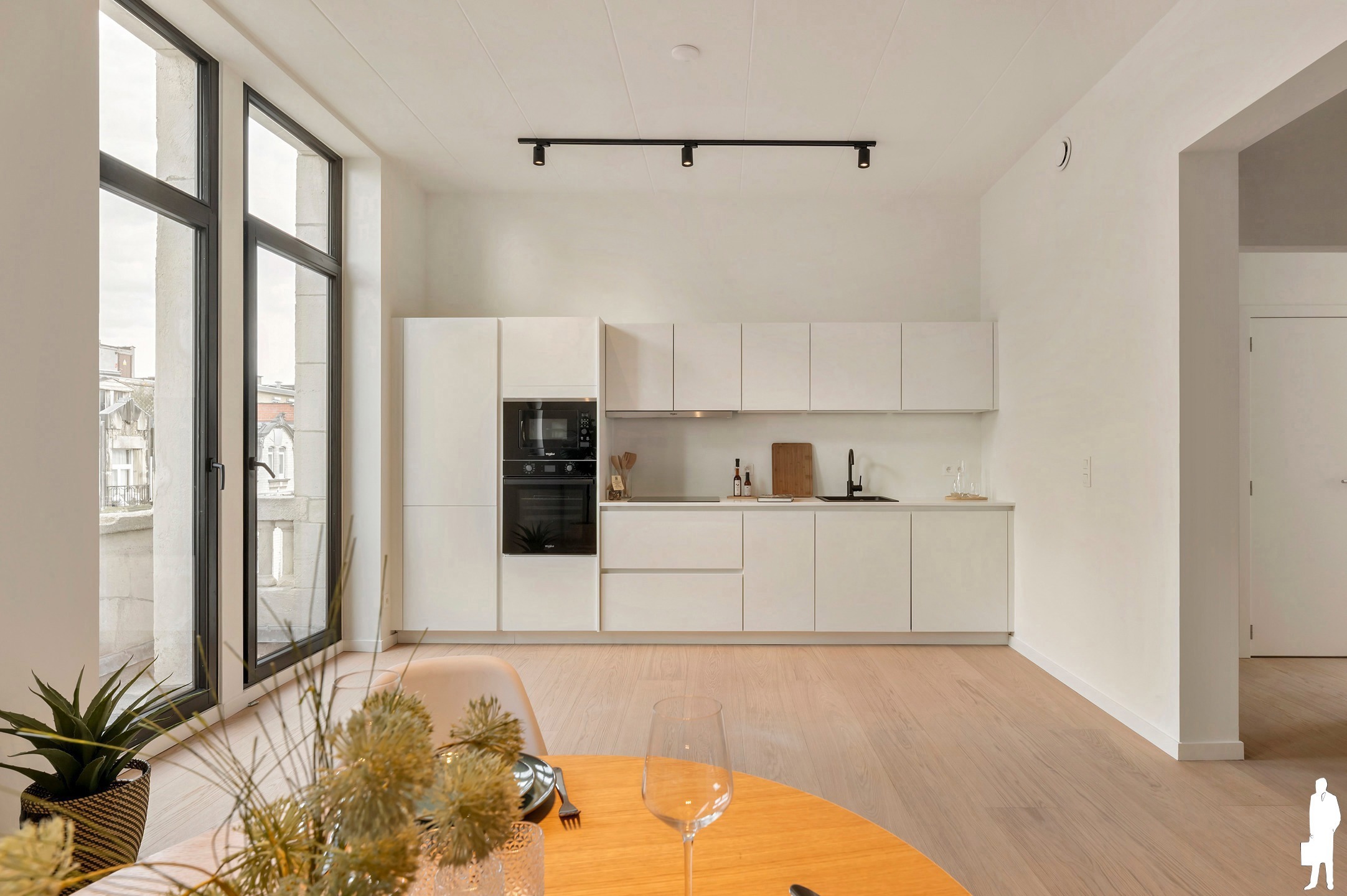 Gerenoveerd dakappartement met twee slaapkamers - foto 4