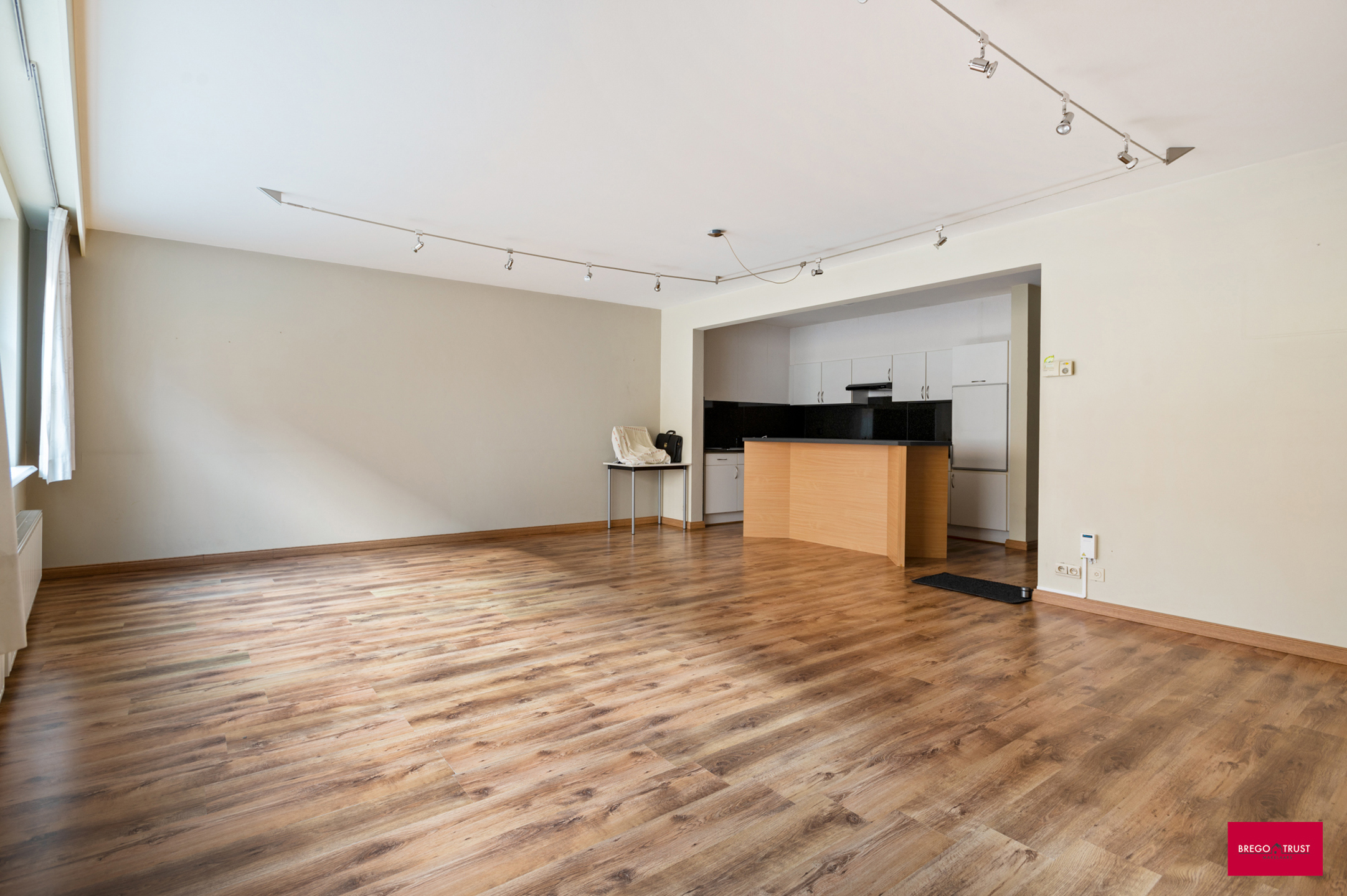 Gelijkvloers appartement met tuin en garage - foto 4