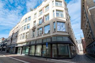 Deze recent beschikbare kantoor-/showroomruimte combineert functionaliteit en uitstraling in hartje Antwerpen. Dankzij de centrale ligging is het...