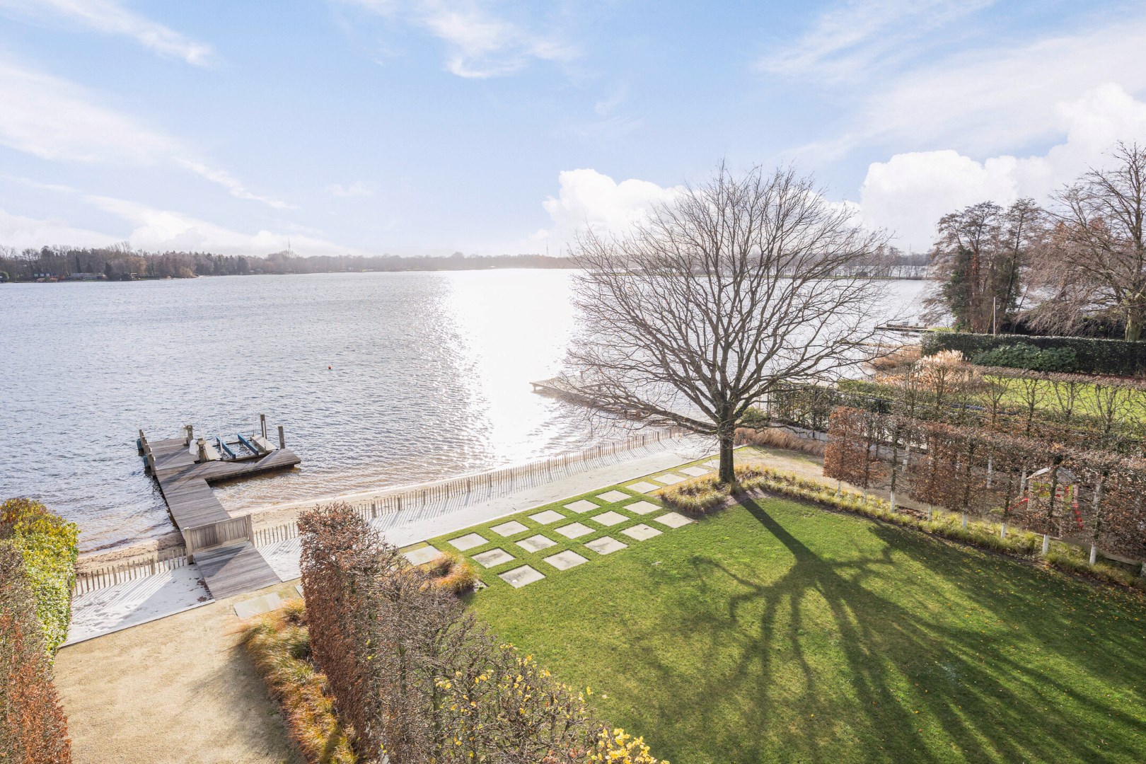 Uniek eigendom aan het exclusieve privé meer Miramar te Mol / Dessel. - foto 1