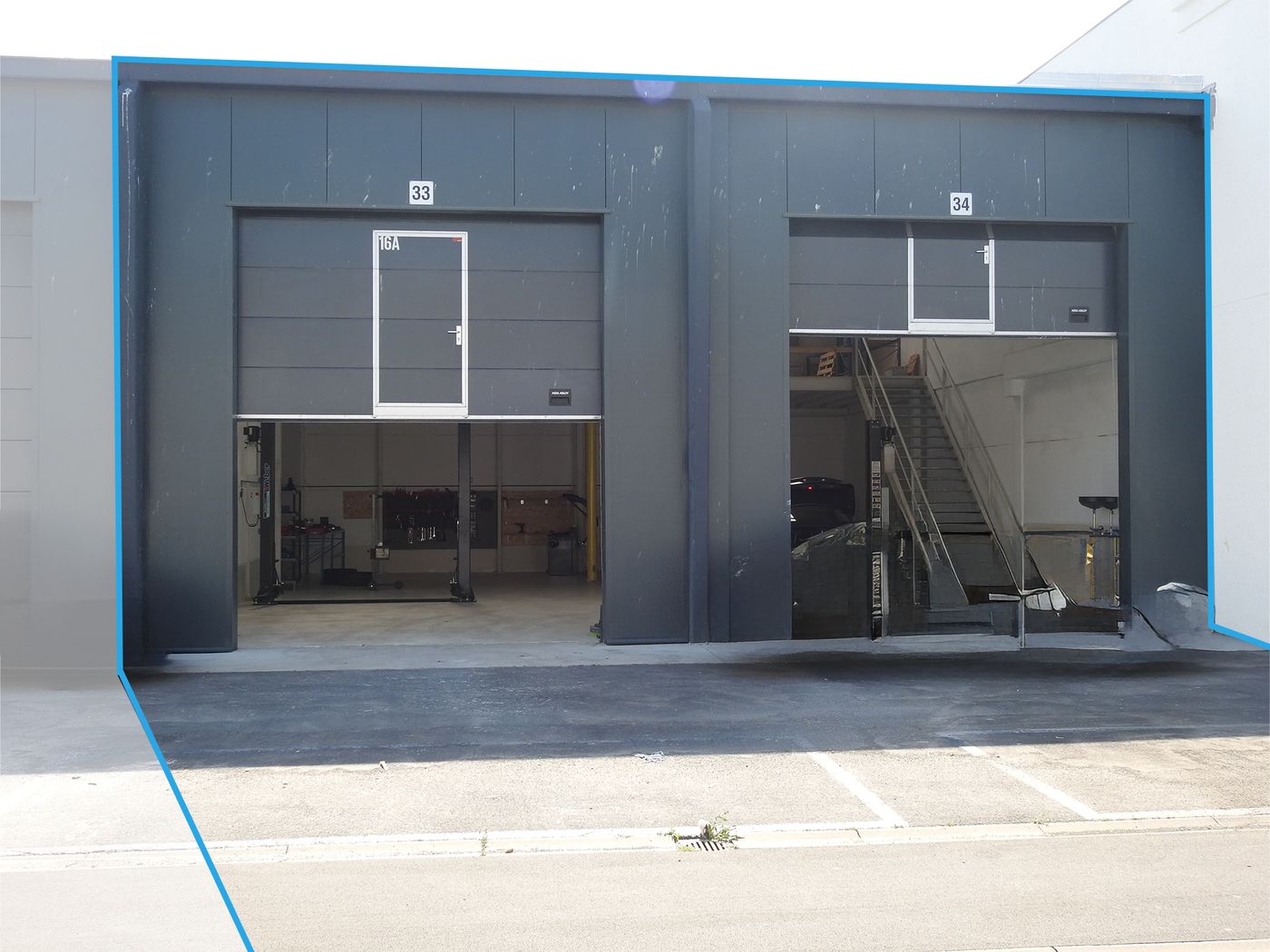 Dubbele loods met 2 privatieve parkeerplaatsen te koop - foto 3