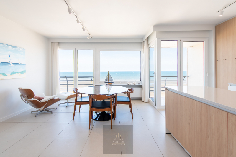 Volledig vernieuwd instapklaar 3 slpk-appartement op de zeedijk. - foto 2
