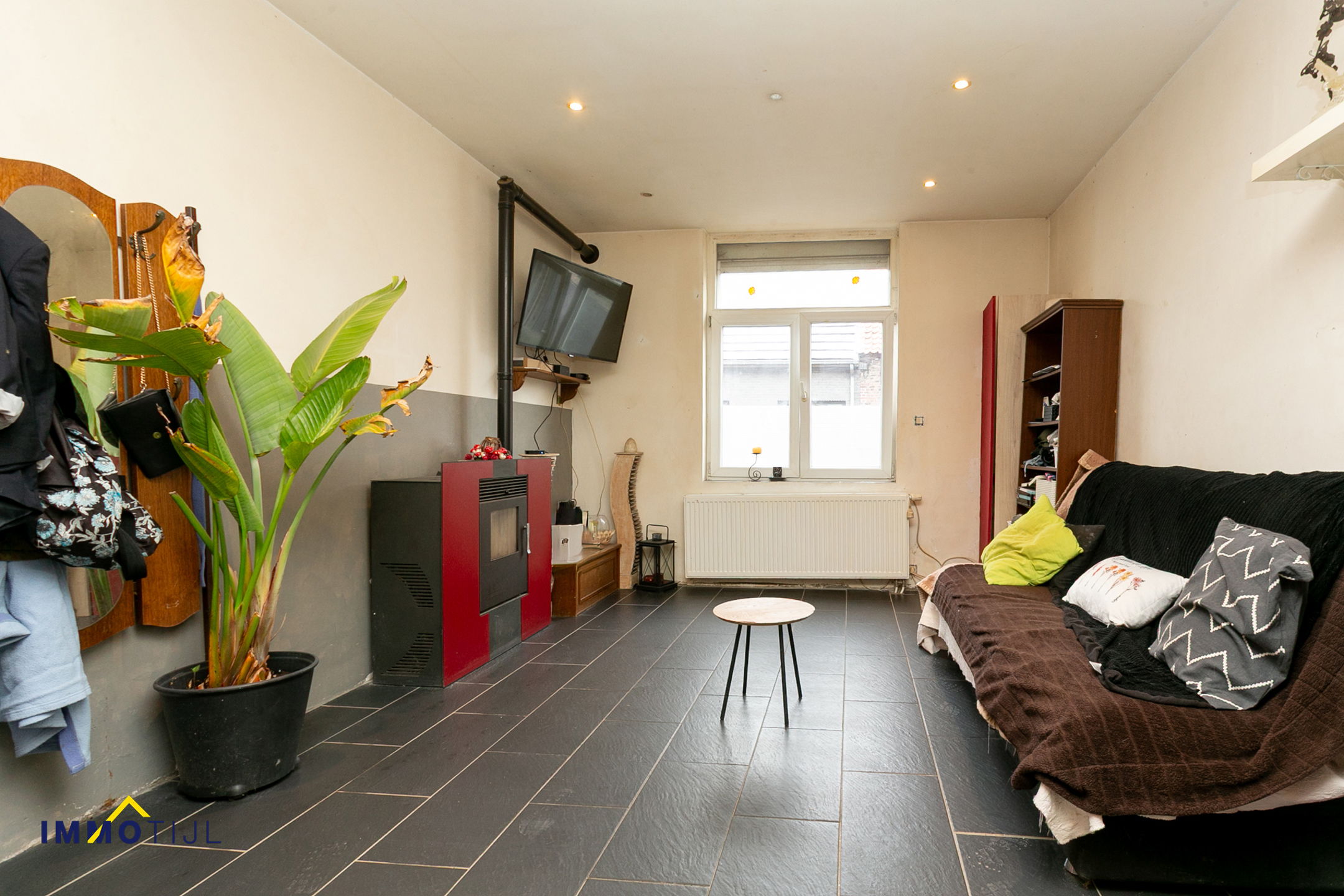 Te renoveren woning met tuin en garage, centraal gelegen! - foto 5