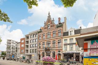 Dit voormalig postkantoor in neo-Vlaamse renaissancestijl werd in 1896 opgericht en in 2012 volledig gerenoveerd met respect voor het behoud...