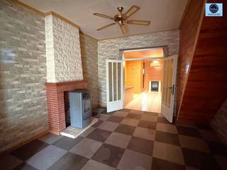 MAISON À RÉNOVER AVEC 3 CHAMBRESPrix demandé : 185.000 euros Cette maison à rénover est située dans un cul-de-sac tranquille à Okegem.Au...