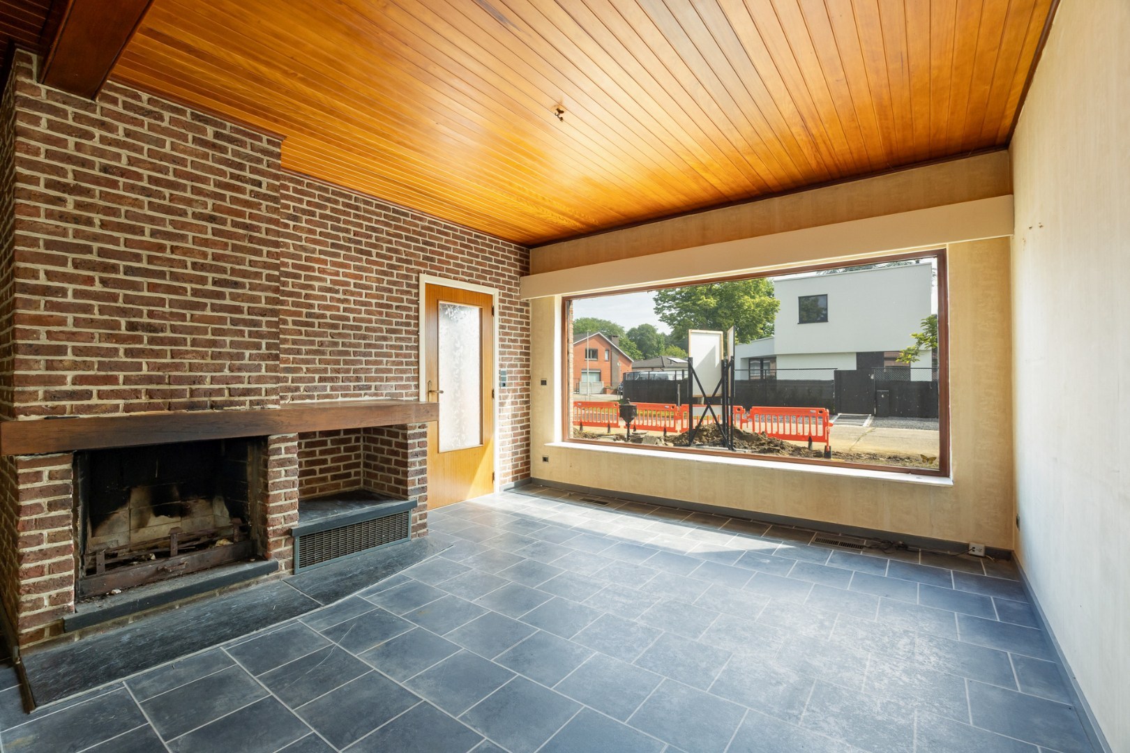 Charmante laagbouw woning met ruime tuin te Oelegem! - foto 4