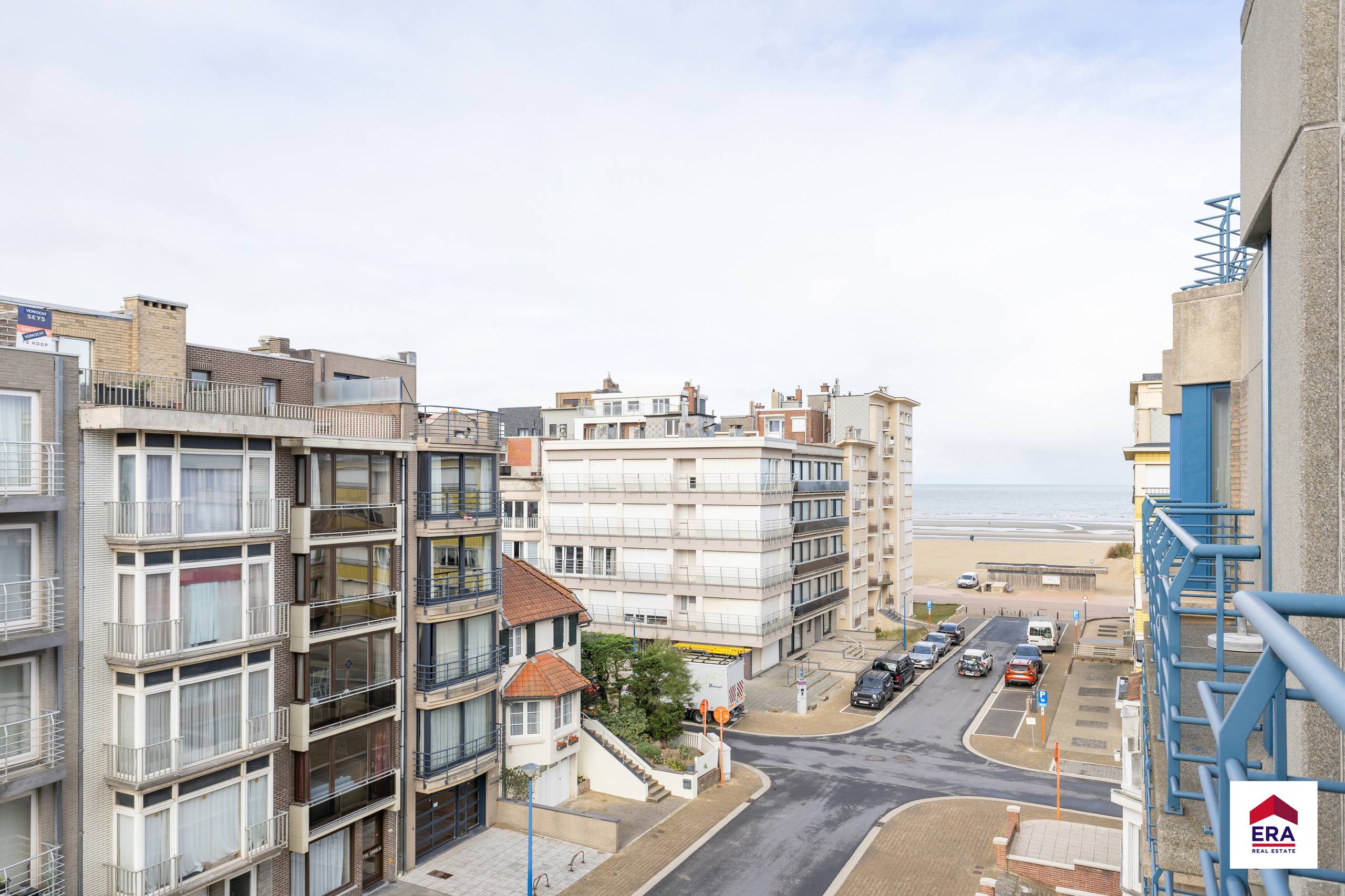 Penthouse met lateraal zeezicht te koop in Koksijde! - foto 5