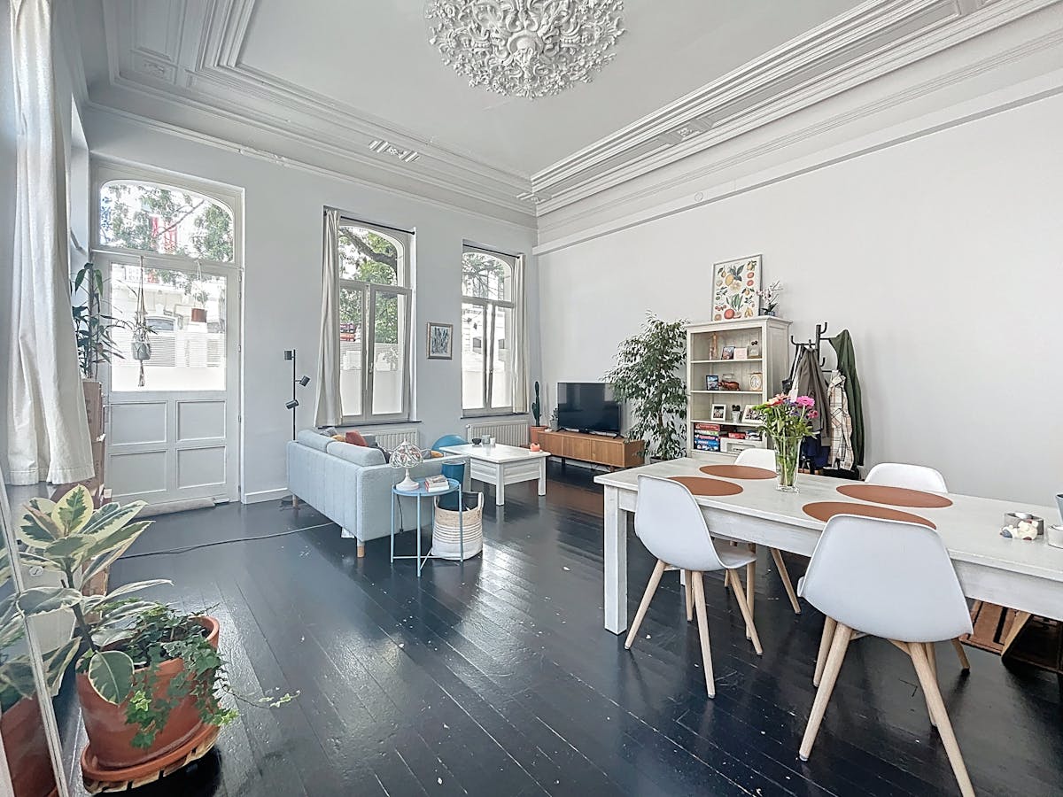 Stijlvol hoekappartement te huur in Kortrijk centrum - foto 1