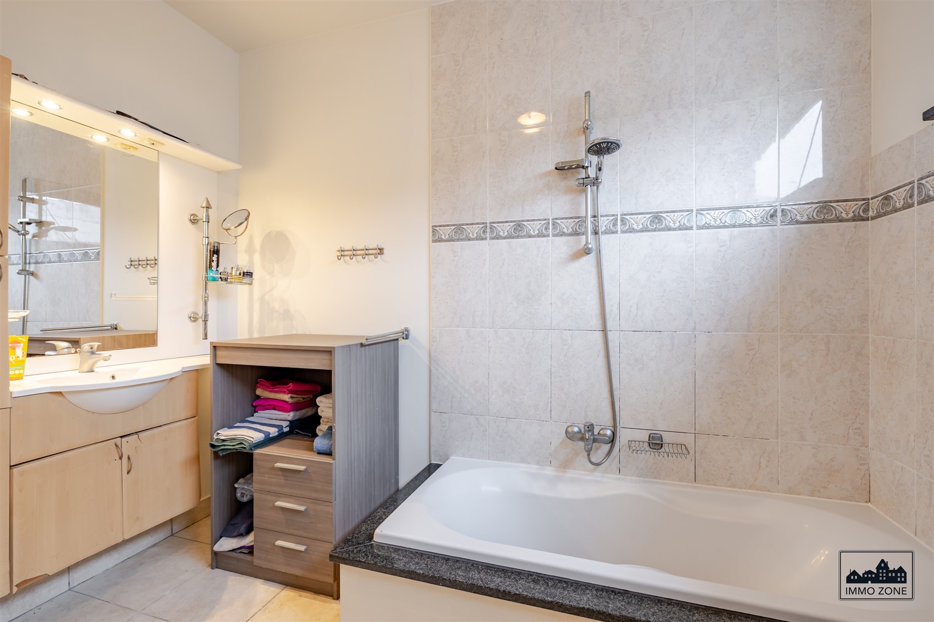 Op te frissen woning met tuin en ruime zolder - foto 5