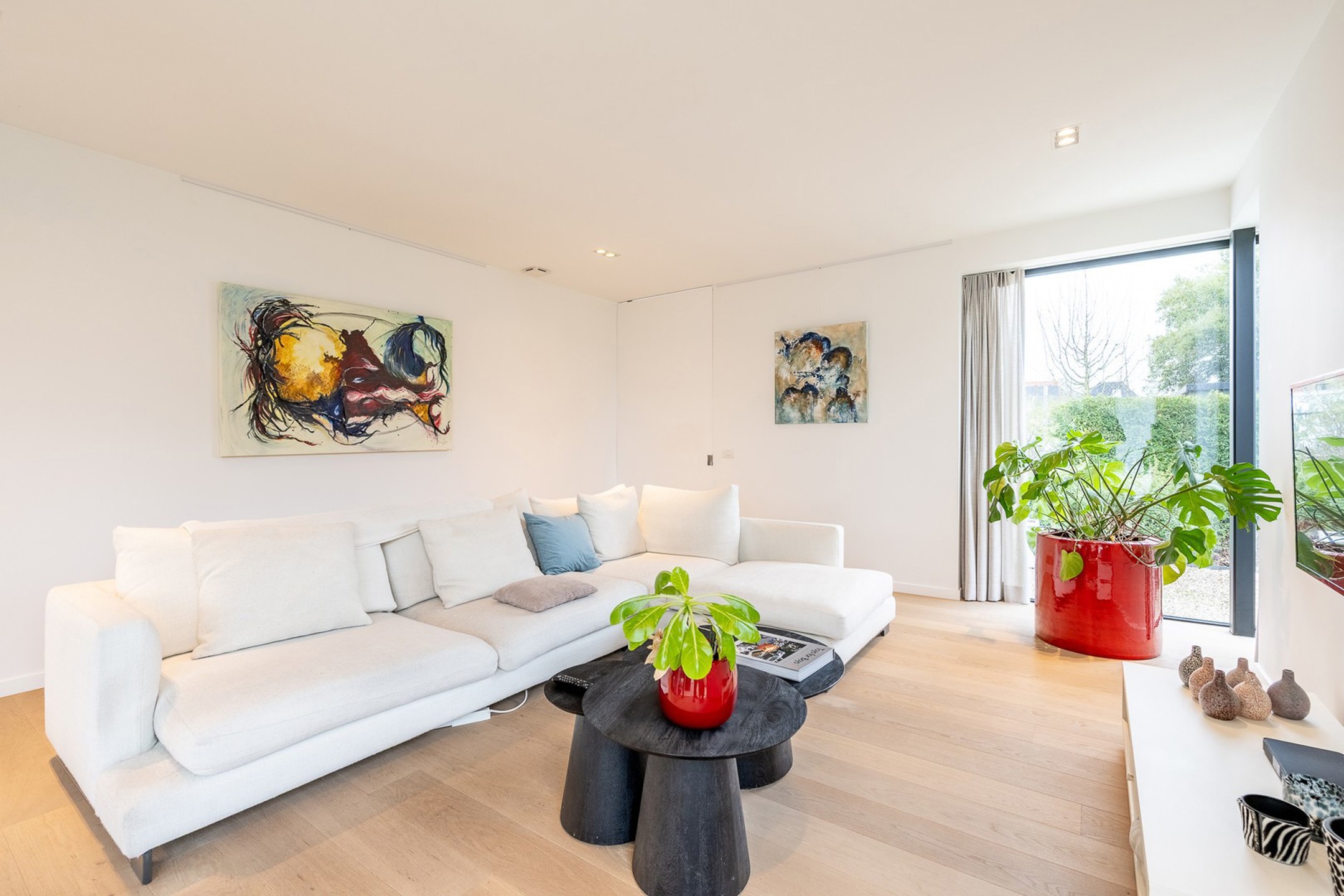 Prachtige hedendaagse villa met zonnige tuin en terrassen op fietsafstand van de zee. - foto 3