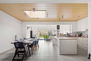 Riante instapklare woning met 4 slaapkamers, rustig gelegen in een doodlopende straatIdeale combinatie van ruimte, comfort en...