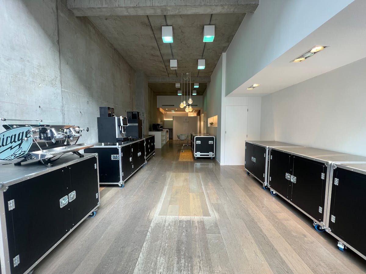 Groot handelspand van ca. 304m² op toplocatie nabij de Ooststraat in Roeselare. - foto 5
