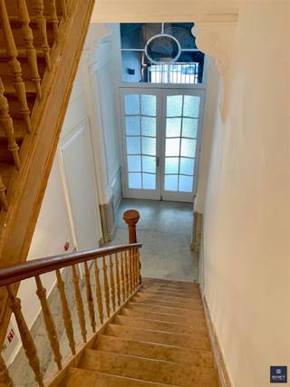 UNIEK DAKAPPARTEMENT  (1slpk) MET GEWELDIG DAKTERRAS Op de 4de verdieping van een kleinschalig gebouw in de Volkstraat 20 bevindt zich dit...