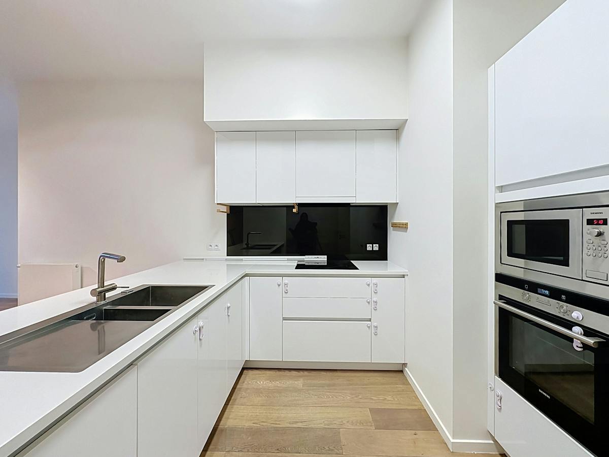 Brussel : Appartement met 3 slaapkamers+terras 40m²+parking - foto 4