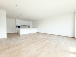 Vandaag nemen we je mee naar een nieuwbouwappartement in het rustige Sint-Amands, nabij scholen, winkels en openbaar vervoer. Op wandelafstand...