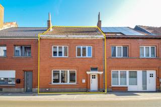 In het hart van Gistel vinden we deze rijwoning terug, grondig gerenoveerd in 2024. Met een bewoonbare oppervlakte van 190 m² en een perceel van...