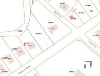 <p><span>Met een ruim oppervlak van 1270 m² heb je voldoende ruimte om je droomwoning te realiseren, inclusief mogelijkheden voor een aangepaste tuin en buitenruimtes. <br />De ligging in Engsbergen geniet van een bijzonder gunstige ligging tussen Tessenderlo en Scherpenheuvel-Zichem. <br />Het landelijke dorp combineert de rust van een groene woonomgeving met een vlotte bereikbaarheid naar omliggende steden en voorzieningen. <br />Dankzij de centrale ligging op de grens van Limburg, Vlaams-Brabant en Antwerpen bevinden belangrijke verbindingswegen zich vlakbij, waardoor zowel woon-werkverkeer als ontspanning bijzonder comfortabel verlopen.<br />De oppervlakte is volgens het kadaster 1270m. Het gaat hier om LOT 11 van de verkaveling. <br />Het stuk heeft vooraan een perceelsbreedte van 22m; links is er een diepte van +/- 49m en rechts een diepte van +/- 67m.<br />De bouwzone is 12m breed op 15m diep.<br />Er is geen RUP of BPA van toepassing op perceel 1137A2. De vergunde en niet-vervallen verkaveling is dus nog van toepassing.<br />De verkaveling dateert van 1968. <br />De bestemming van het gewestplan is woongebied landelijk karakter met achteraan natuurgebied.<br /><br />Voor verkavelingen, ouder dan 15 jaar, stelt de VCRO onder artikel 4.3.1 §1 dat de voorschriften géén automatische weigeringsgrond meer zijn (behalve de voorschriften die gaan over wegenis en openbaar groen, deze blijven bindend). <br />Mits een goede motivering/goed voorontwerp kunnen er afwijken op deze voorschriften aangevraagd worden.<br />De plek bruist van potentieel en belooft een aangename woonplek in een vriendelijke gemeenschap. <br />Laat je niet ontsnappen aan deze mooie kans in Tessenderlo-Ham.<br />Laat gerust weten als je meer info of de voorschriften van het RUP wil ontvangen: bel 013 31 25 22 of mail <span>nathalie@immodiest.be</span></span><span><br />We helpen je met een glimlach verder op zoek naar jouw nieuwe thuis.</span></p><p><span> </span></p>