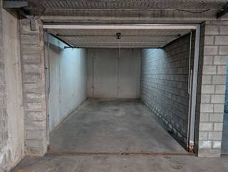Drie ondergrondse garageboxen te Raamveld in het centrum van Turnhout.De drie garageboxen (P22, P23 en P24) liggen naast elkaar in een ondergrondse...