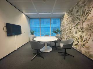 Espace flexible de +/- 40 m² très bien situé, à proximité des autoroutes E40 et R0. Accès facile par les transports publics: la gare de Zaventem est...