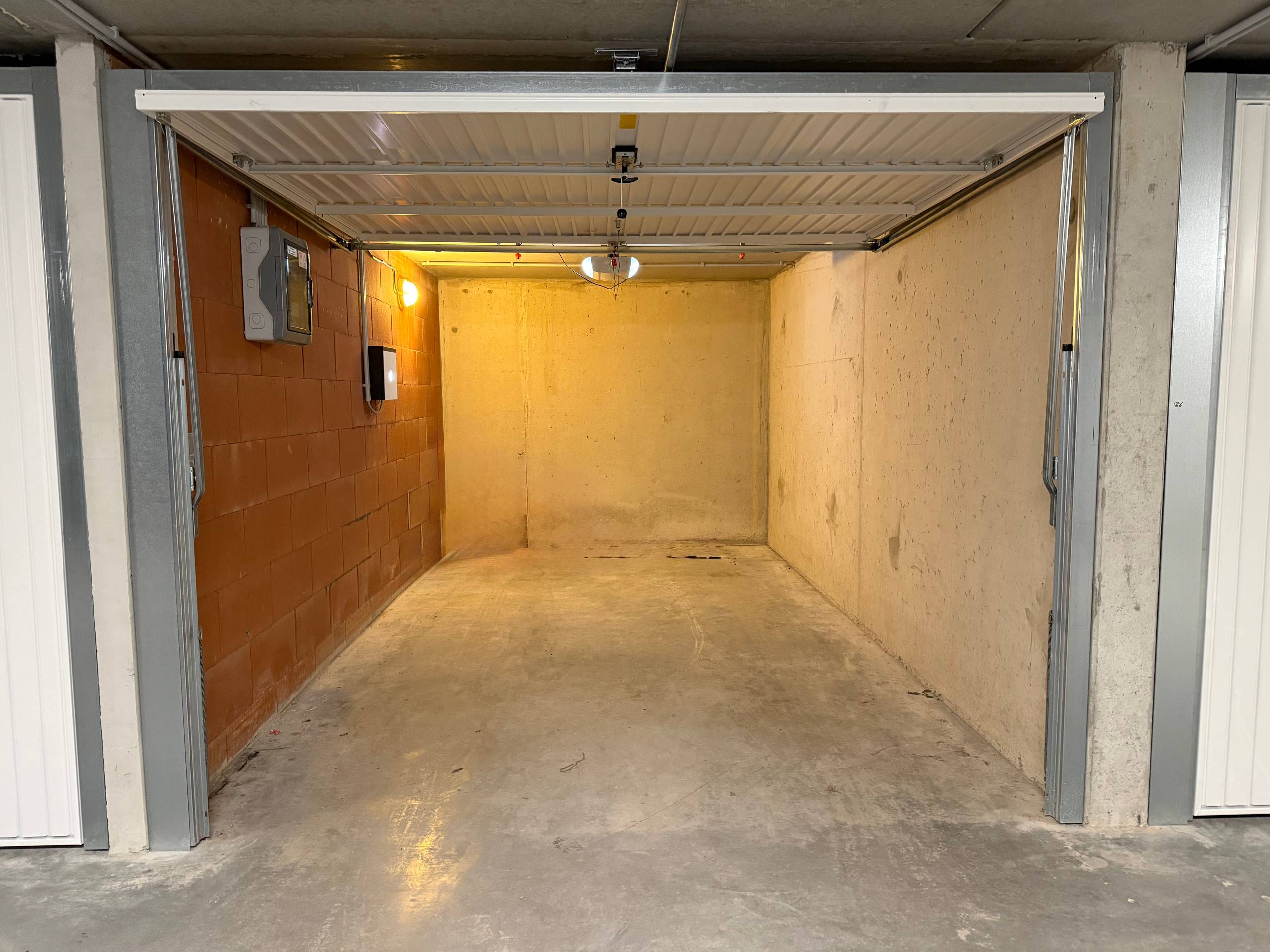 Gesloten garagebox te huur - foto 2