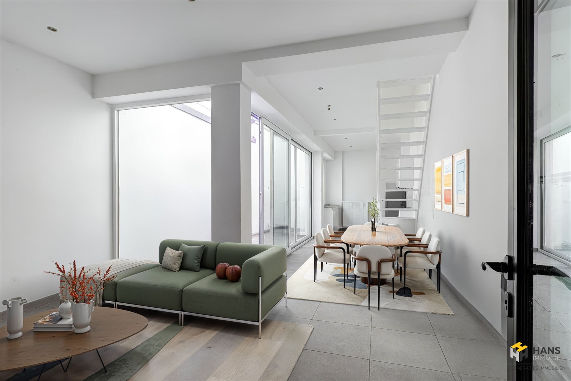 Instapklare woning (189m²) met 4 slaapkamers, 2 badkamers en buitenruimte (16 m²) in Mortsel. - foto 2