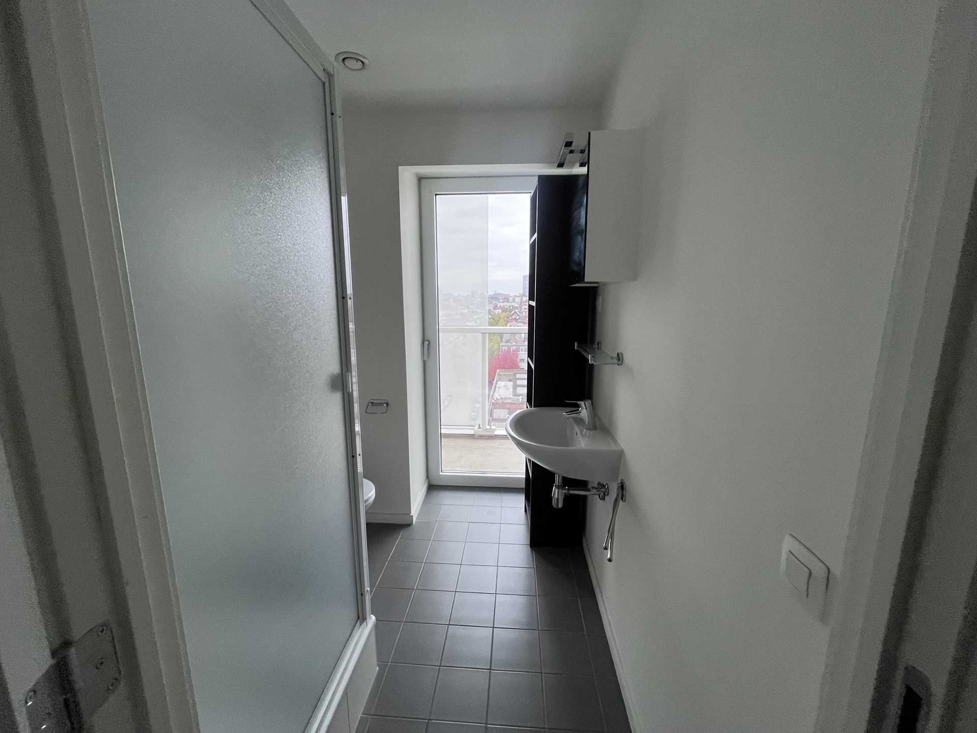 Gemeubelde studio met extra grote balkon - foto 3